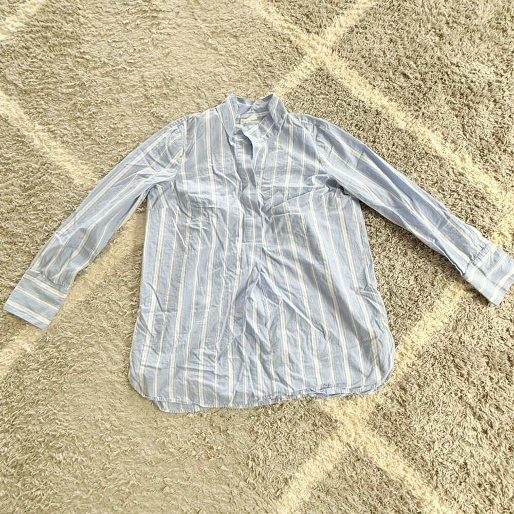 100% Cotton Women’s Blue and white striped J.Jill button-up shirt Small